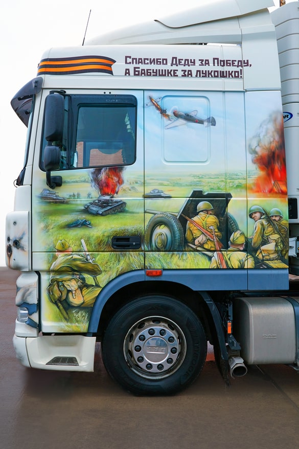 Патриотический грузовой автомобиль «Петрович»